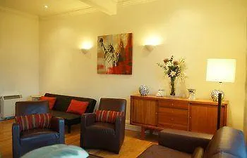 Grafton Street Apartments Dublin 3*,
