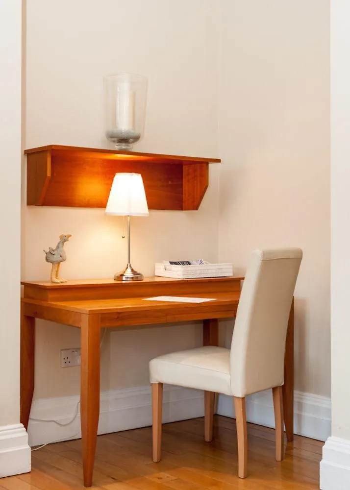 Grafton Street Apartments 더블린 호텔